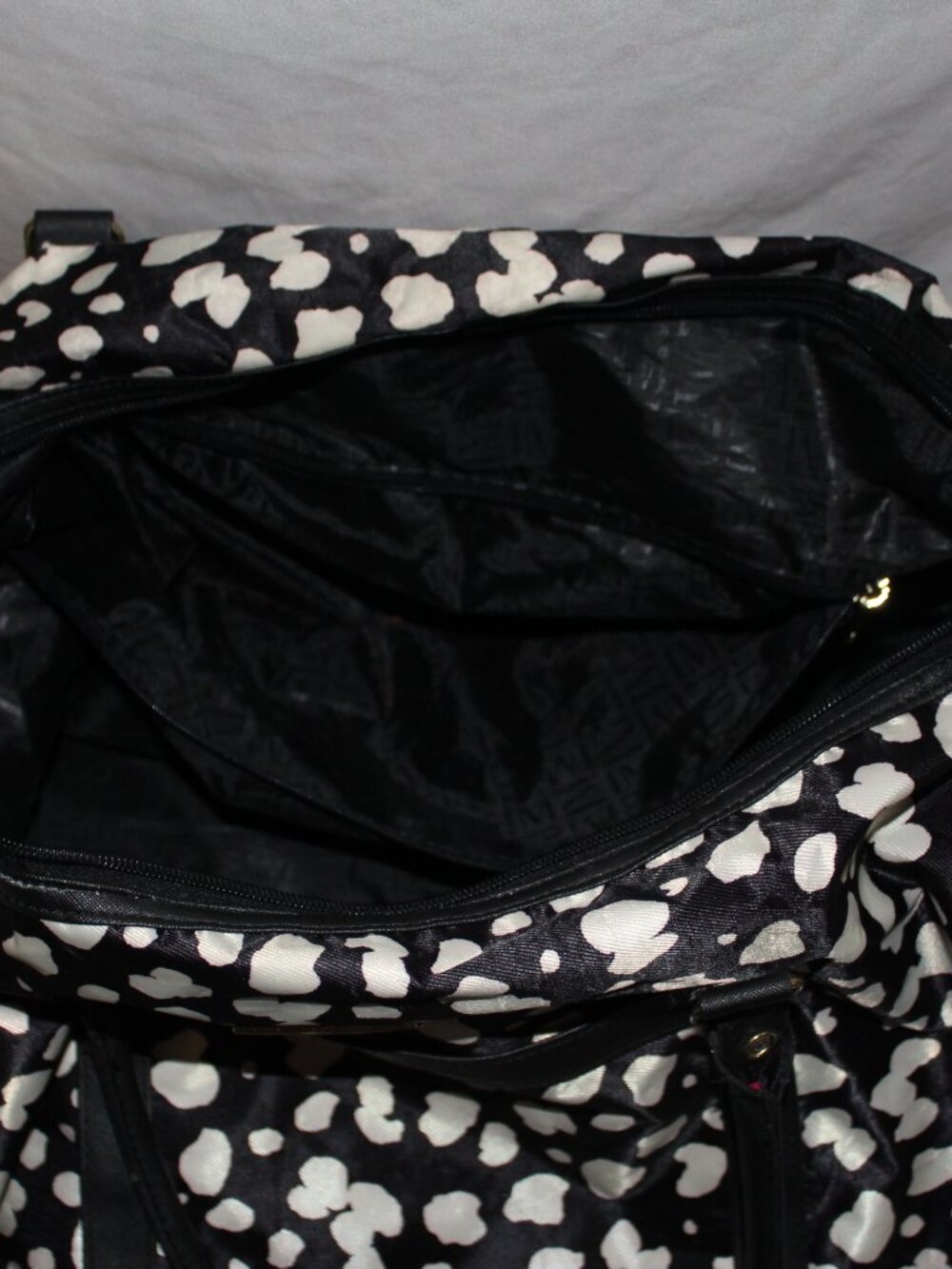 Isaac Mizrahi Black and White Patterned Weekender Duffle Bag - Picture 8 of 9
